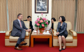 Tổng Giám đốc TTXVN tiếp Đại sứ Hàn Quốc và Đại sứ Pháp